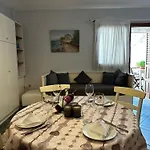 Apija Nyaraló Xilókasztro